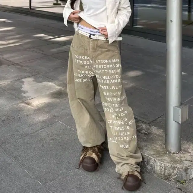 笔杏 潮牌工装字母印花阔腿裤高街小众设计感美式复古卡其色流行风格街头宽松老爹裤牛仔裤 男女同款