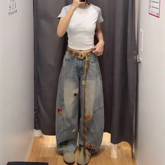 笔杏 刺绣腰带设计感款宽松显瘦直筒阔腿裤美式复古卡通蘑菇做旧潮流嘻哈元素牛仔裤 男女同款