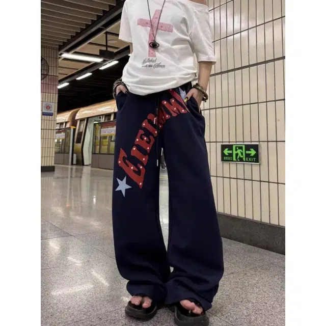 笔杏 学院风风格美式复古小众个性设计字母艺术感印花高级氛围感慵懒风松弛宽松痞帅高街嘻哈休闲裤 男女同款