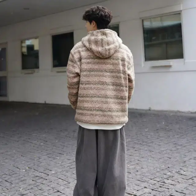 笔杏 复古做旧条纹连帽半拉链设计解锁穿搭层次感宽松上衣小众慵懒风保暖让你在与舒适中找到风格平衡针织衫 男女同款