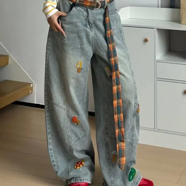 笔杏 刺绣腰带设计感款宽松显瘦直筒阔腿裤美式复古卡通蘑菇做旧潮流嘻哈元素牛仔裤 男女同款