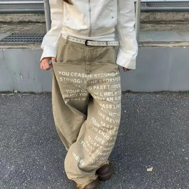 笔杏 潮牌工装字母印花阔腿裤高街小众设计感美式复古卡其色流行风格街头宽松老爹裤牛仔裤 男女同款