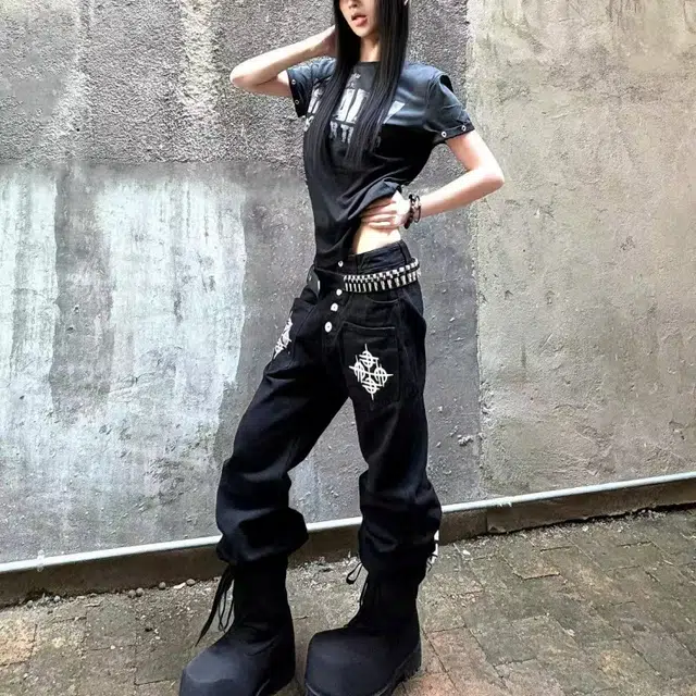 笔杏 美式高街口袋十字设计图案高级氛围感纯色宽松直筒潮流小众嘻哈街头痞帅学院时尚休闲百搭简约韩系松弛牛仔裤 男女同款