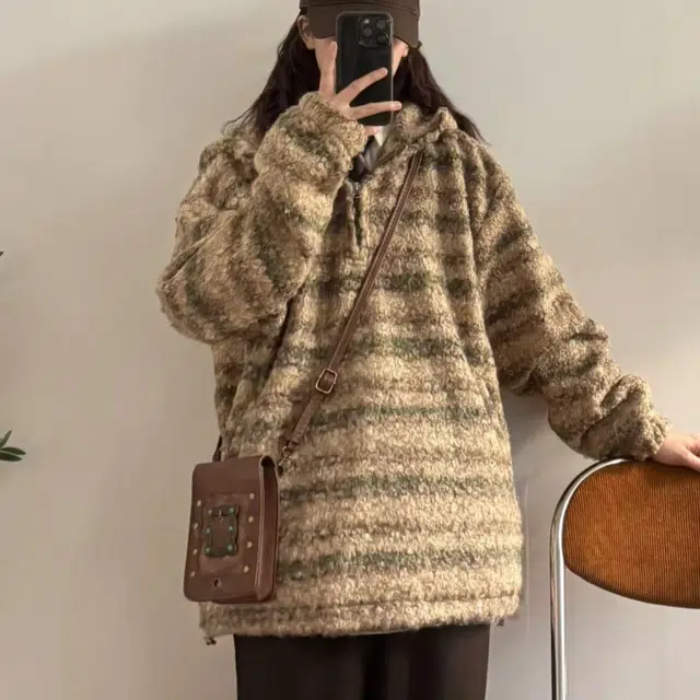 笔杏 复古做旧条纹连帽半拉链设计解锁穿搭层次感宽松上衣小众慵懒风保暖让你在与舒适中找到风格平衡针织衫 男女同款