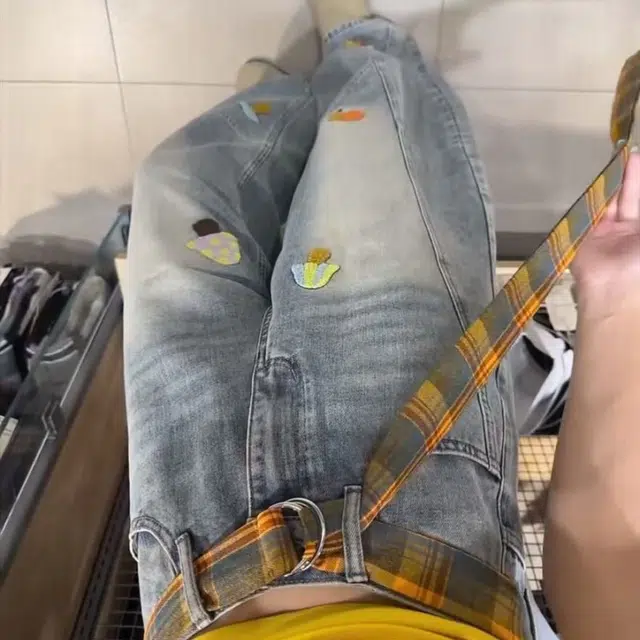 笔杏 刺绣腰带设计感款宽松显瘦直筒阔腿裤美式复古卡通蘑菇做旧潮流嘻哈元素牛仔裤 男女同款