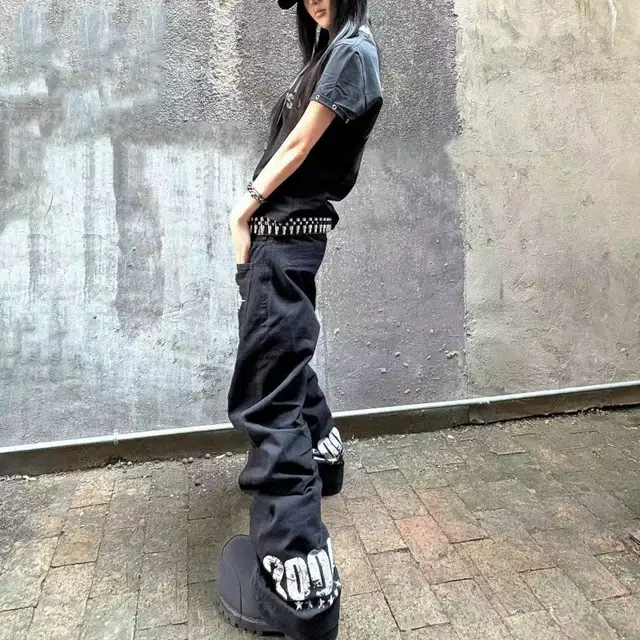 笔杏 美式高街口袋十字设计图案高级氛围感纯色宽松直筒潮流小众嘻哈街头痞帅学院时尚休闲百搭简约韩系松弛牛仔裤 男女同款