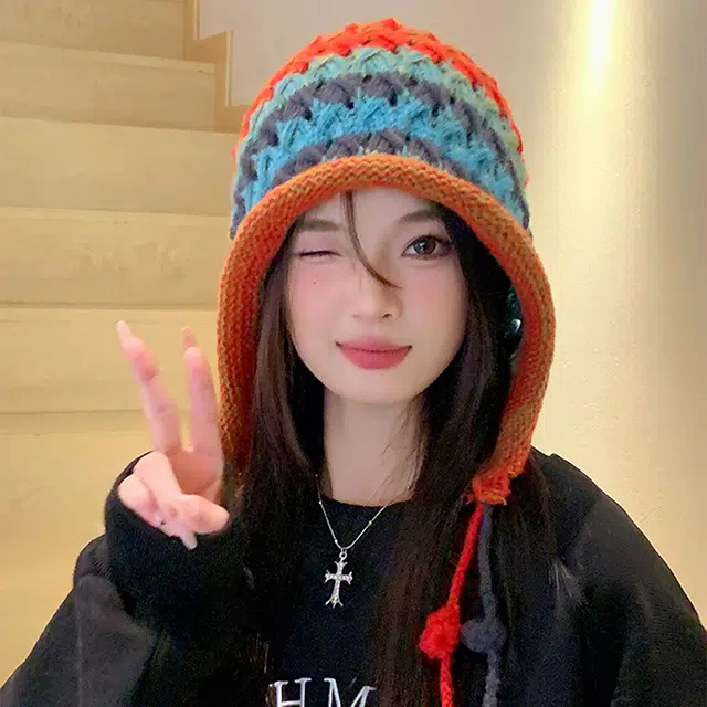 【复古风五彩色球球】 无限兔 韩版手工毛球流苏手工针织帽时尚百搭护耳秋冬大头围保暖包头帽系带套头冷帽 腈纶 绒线帽 男女同款情侣款