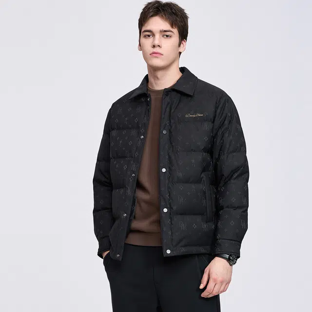 与狼共舞 潮流高街风暗纹印花时尚设计帅气穿搭抗静电舒适亲肤保暖防风挺括有型百搭休闲翻领羽绒服 男款