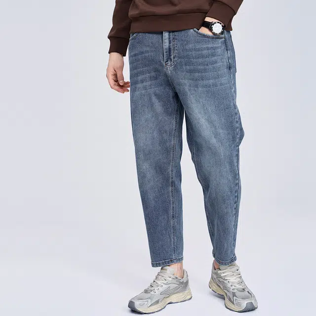 与狼共舞 弹力宽松全适配直筒长裤通勤百搭挺阔有型时尚休闲刺绣牛仔裤 男款