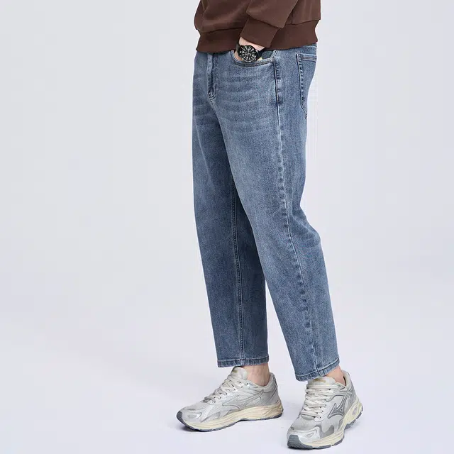 与狼共舞 弹力宽松全适配直筒长裤通勤百搭挺阔有型时尚休闲刺绣牛仔裤 男款