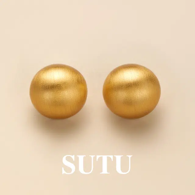 925
