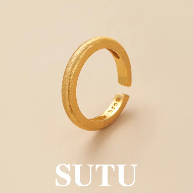 S925