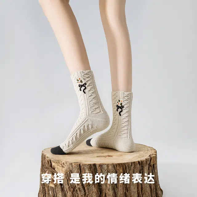 江狗 文艺袜子女春秋中筒袜复古花卉无骨堆堆袜 男女同款