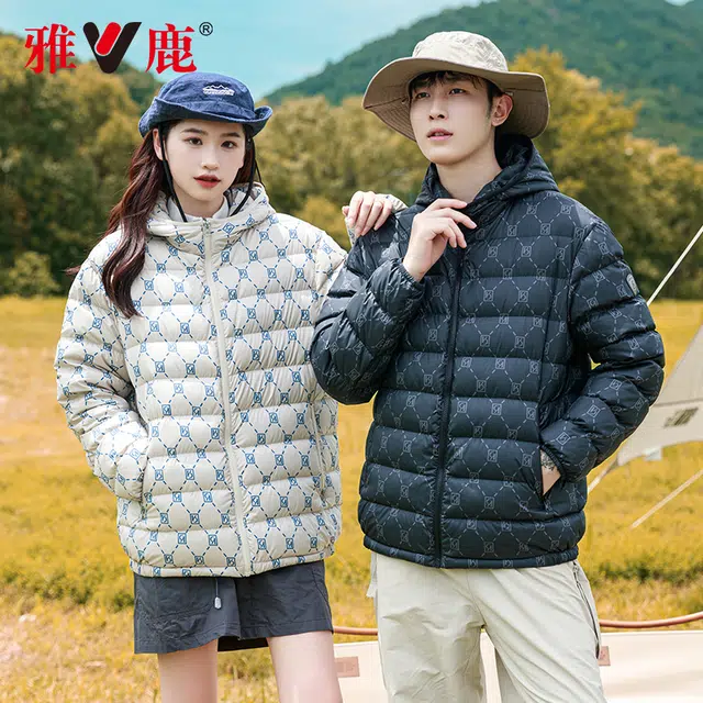 雅鹿 轻暖系列 纯色印花潮流可收纳时尚轻薄休闲短款宽松外套羽绒服 男女同款 黑色