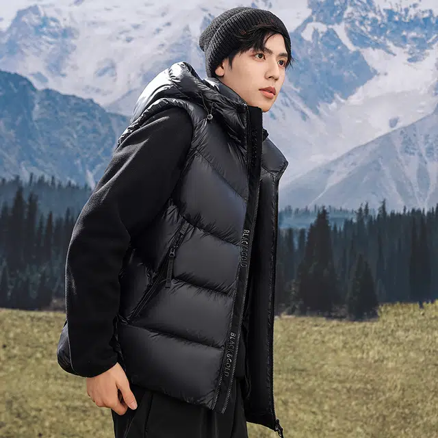 雅鹿 鹅绒可脱卸帽马甲 潮流可收纳加厚保暖外套男女同款羽绒外穿马甲 男款 黑色