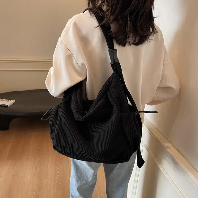 雅鹿 秋冬通勤休闲时尚 绒布 单肩包 大号 女款 黑色/白色/绿色/棕色