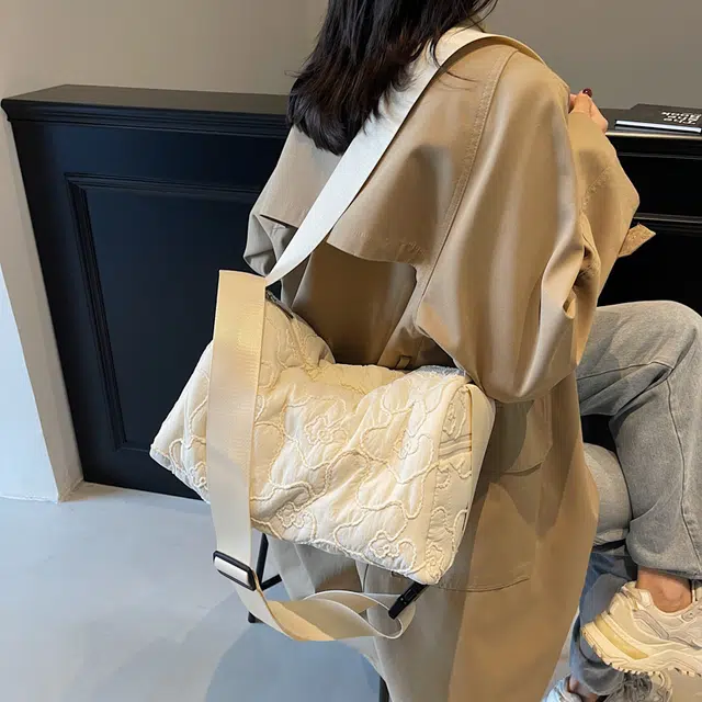 雅鹿 秋冬百搭上班通勤 布 斜挎包 大号 女款 白色/黑色/蓝色/紫色/卡其色
