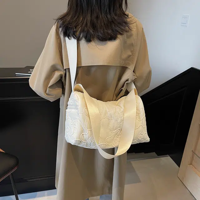 雅鹿 秋冬百搭上班通勤 布 斜挎包 大号 女款 白色/黑色/蓝色/紫色/卡其色