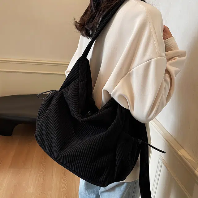 雅鹿 秋冬通勤休闲时尚 绒布 单肩包 大号 女款 黑色/白色/绿色/棕色