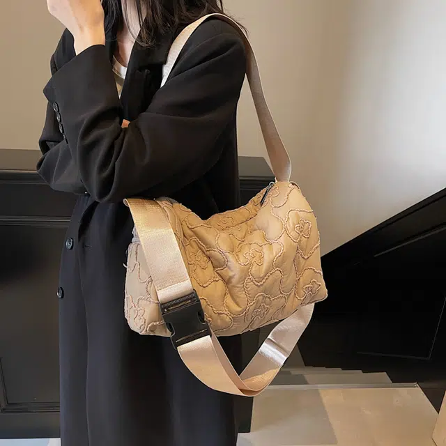 雅鹿 秋冬百搭上班通勤 布 斜挎包 大号 女款 白色/黑色/蓝色/紫色/卡其色