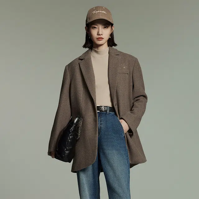 初语 加厚呢子通勤风垫肩毛呢西装大衣外套 女款 浅咖色