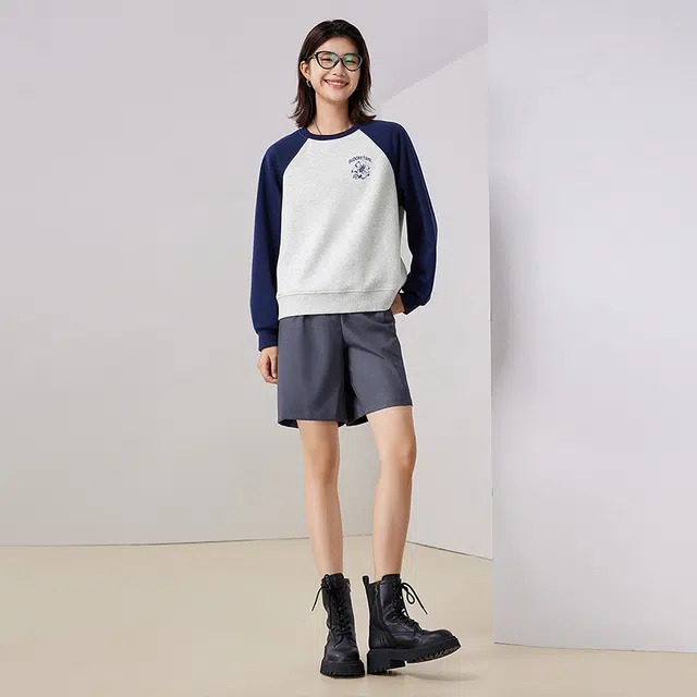 初语 美式百合花卫衣加绒保暖撞圆领插肩袖上衣 女款