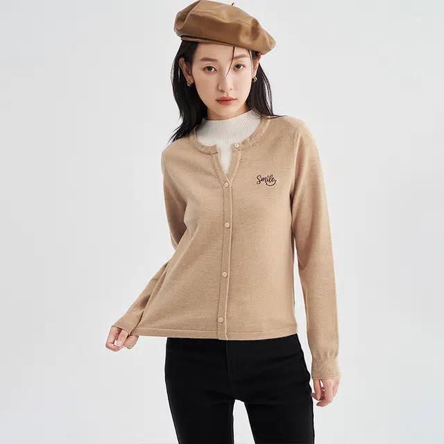 初语 款软糯糯毛衣短款针织衫 女款