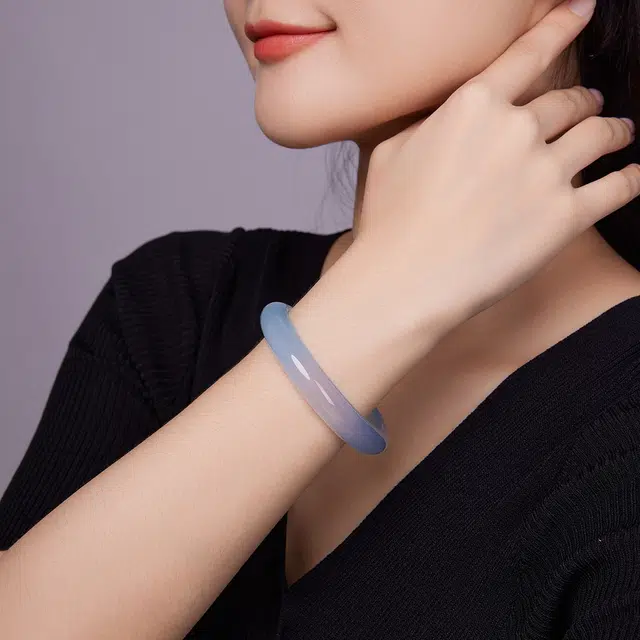 【清冷美人】 翠雅金楼 高品质天空蓝玉镯 清新浅蓝色新中式国风美学 轻奢高级感温婉江南风情古典优雅百搭#好运 玉髓 手镯 女款