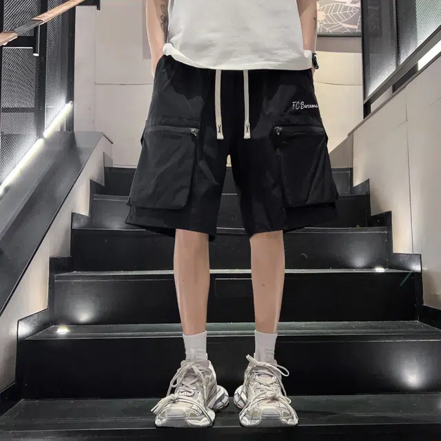 巴塞罗那足球俱乐部 美式户外城市机能风品牌字母印花拉链工装口袋五分宽松百搭潮牌透气轻薄休闲短裤 男女同款