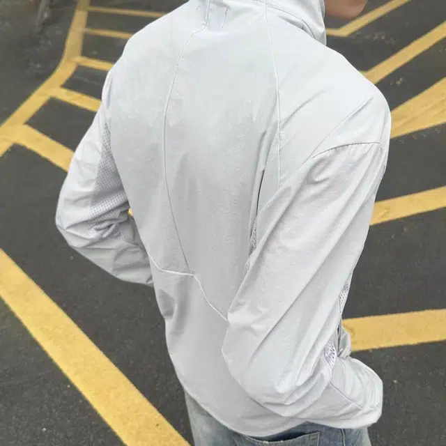 巴塞罗那足球俱乐部 美式轻量化薄款剪裁多片品牌标识解构休闲跑步骑行运动户外廓形网眼 透气速干凉感防晒服 男女同款