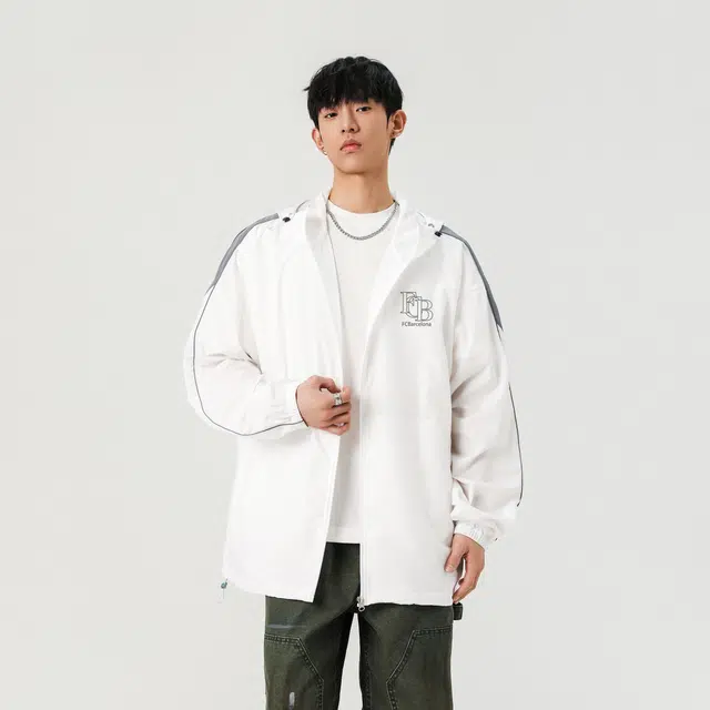 巴塞罗那足球俱乐部 轻薄户外纯色凉感连帽拉链长袖基础简约款撞色字母印花骑行徒步通勤百搭 超轻透气速干防虫防晒服 男女同款