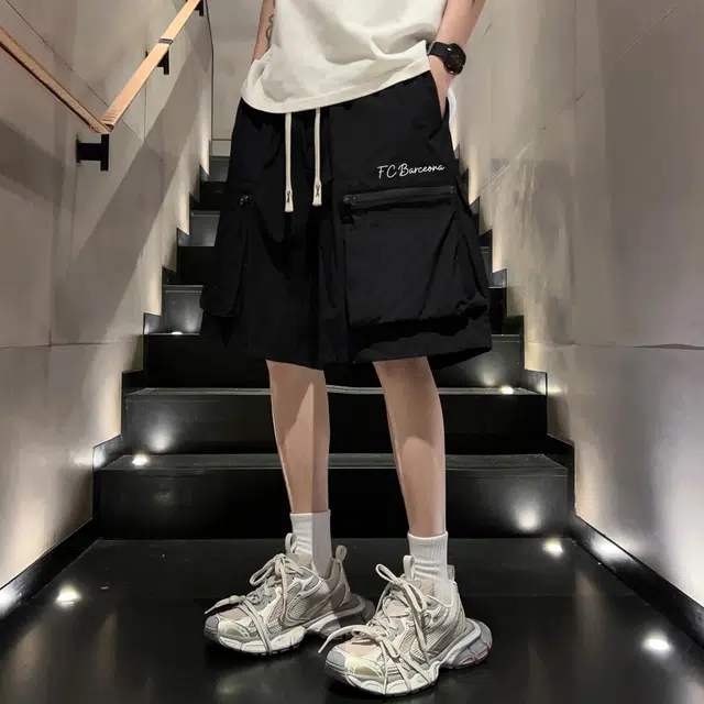 巴塞罗那足球俱乐部 美式户外城市机能风品牌字母印花拉链工装口袋五分宽松百搭潮牌透气轻薄休闲短裤 男女同款