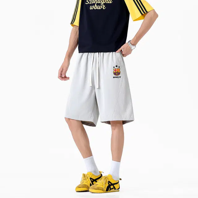 巴塞罗那足球俱乐部 队徽字母印花拼接解构设计透气网孔薄款五分裤宽松百搭时尚休闲短裤 男女同款