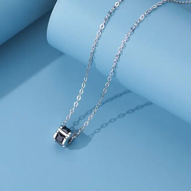 S925