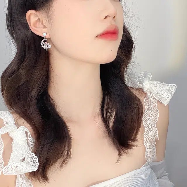 【甜美气质⭐月亮天使星】 攸委 甜酷超闪粉色爱心可爱少女心精灵耳钉 耳环个性学生 锆石 高级感轻奢时尚百搭小众耳饰 女款