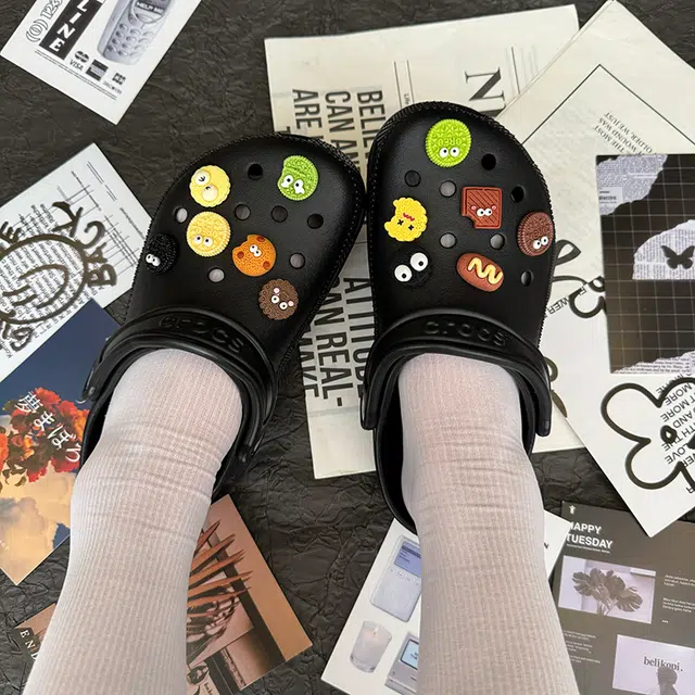 crocs