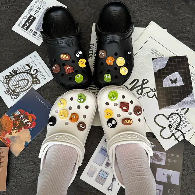 crocs