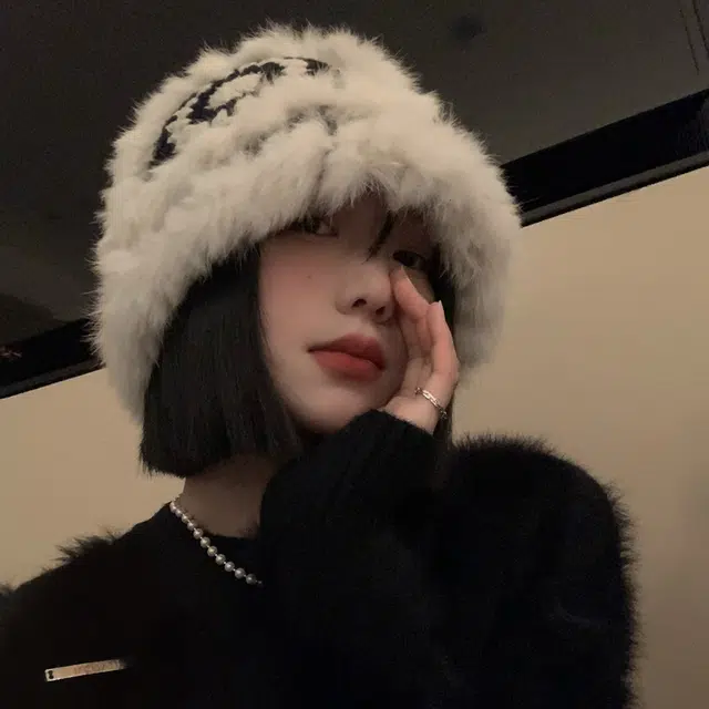 【通勤出街~氛围感】 攸委 可爱时尚国潮醒狮帽兔毛针织毛绒帽秋冬季保暖大头围显脸小 涤纶 百搭防寒护耳绒线帽渔夫帽 男女同款情侣款