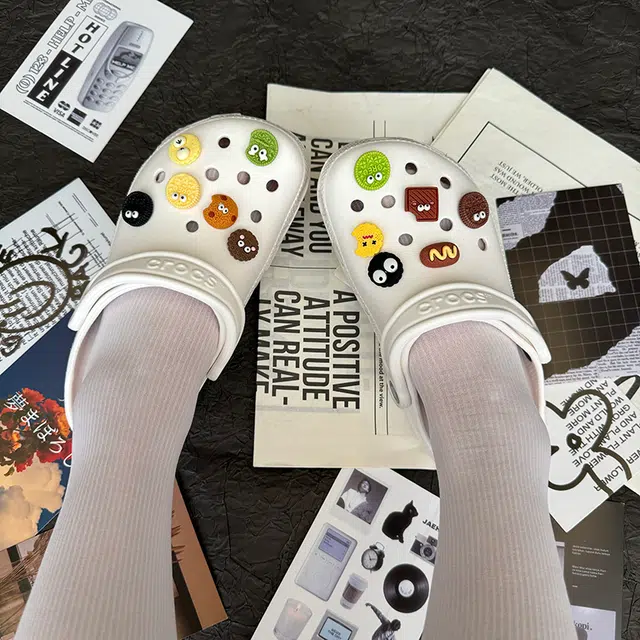 crocs