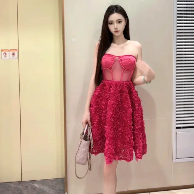 水中花 抹胸优雅高级感气质名媛时尚小礼服裙鱼骨收腰蓬蓬无袖连衣裙 女款