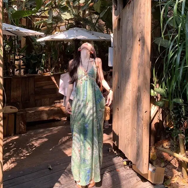 水中花 显瘦优雅气质舒适吊带连衣裙 女款