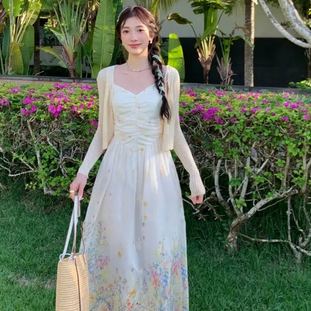 水中花 碎花花色合身圆领裙装套装 女款