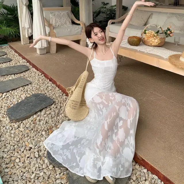 水中花 度假风甜美清纯优雅气质修身拼接收腰显瘦吊带连衣裙 女款