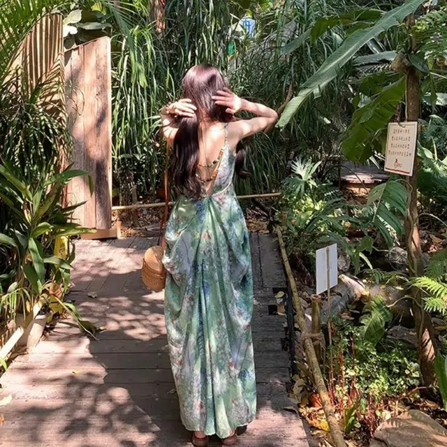 水中花 显瘦优雅气质舒适吊带连衣裙 女款