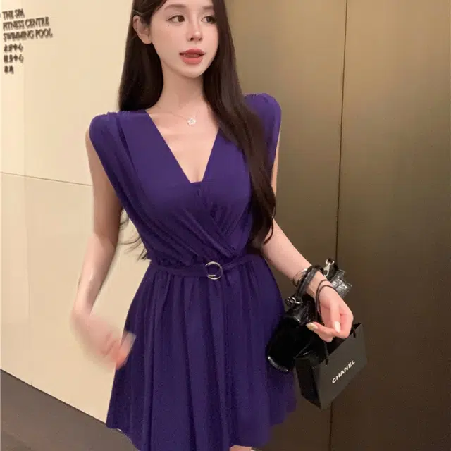 水中花 韩系时尚简约优雅气质褶皱修身显瘦设计感抹胸无袖连衣裙 女款