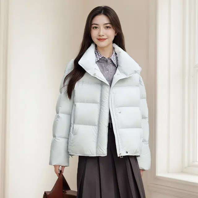 雅鹿 短款立领时尚简约云朵泡芙保暖蓄热面包服冬装外套羽绒服 女款