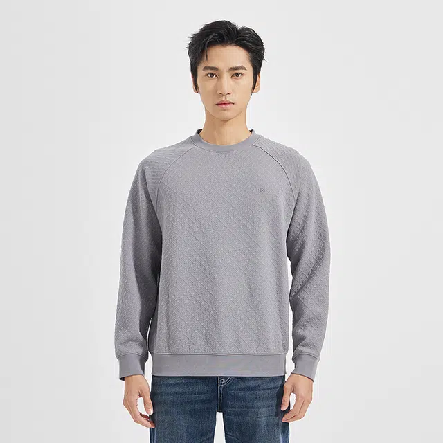 LESS IS MORE T
