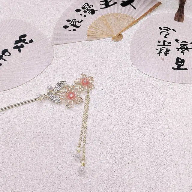 【月光照耀下】 指尖瑰宝 新中式古风花朵流苏发饰后脑勺挽发汉服旗袍配饰优雅大气典雅文艺简约百搭通勤日常滴油锆石 合金 发簪 女款
