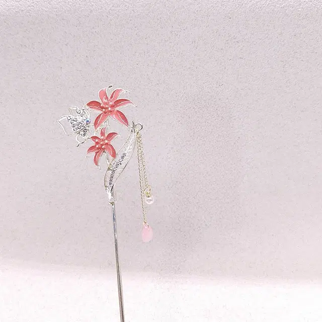 【美人如斯】 指尖瑰宝 新中式古风花朵蝴蝶流苏优雅大方小众轻奢不规则镂空步摇盘发旗袍汉服 合金 发簪 女款