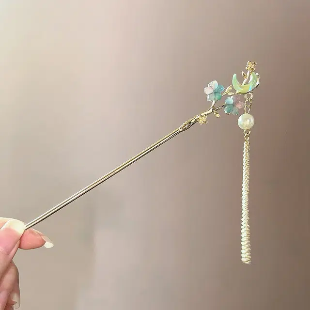 【双生蝶】 指尖瑰宝 古风双色月牙花朵新中式简约大气小众设计立体镂空璀璨多彩双花灵动步摇流苏发饰 合金/滴油 发簪 女款